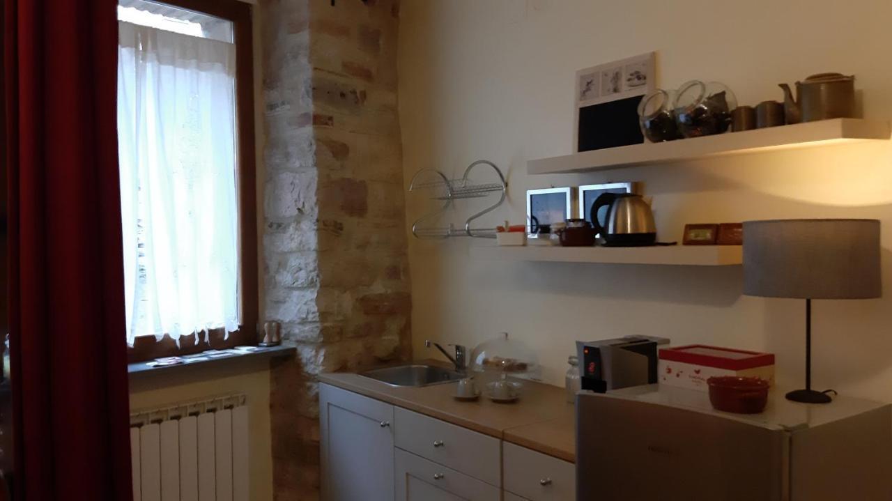 Civico 10 Hotel Gubbio Bagian luar foto