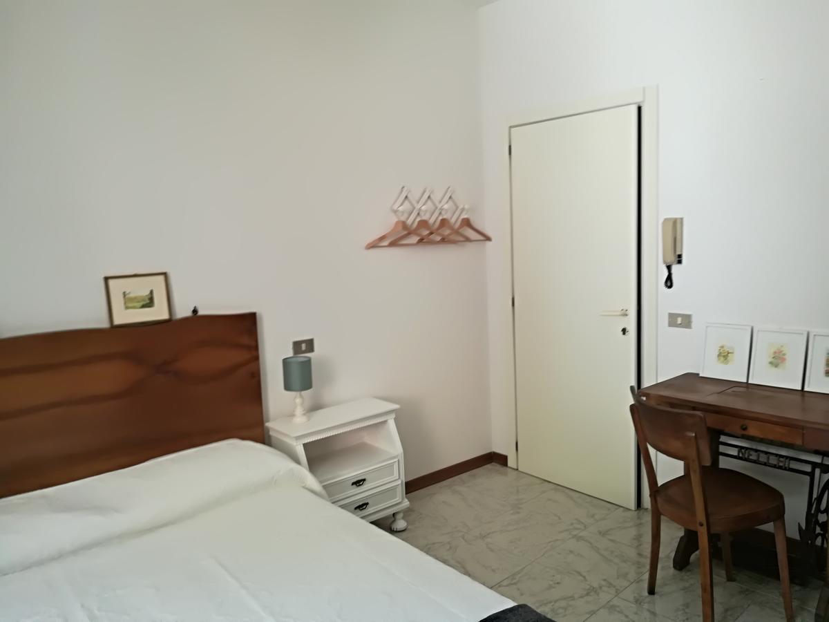 Civico 10 Hotel Gubbio Bagian luar foto