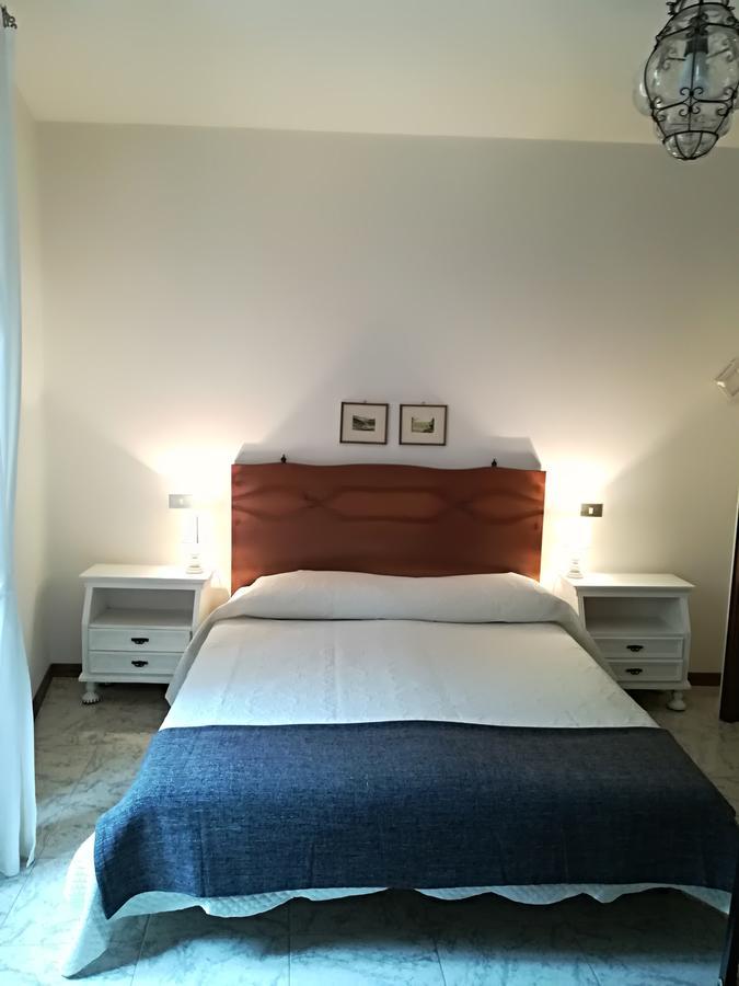 Civico 10 Hotel Gubbio Bagian luar foto