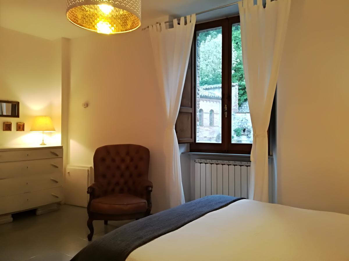 Civico 10 Hotel Gubbio Bagian luar foto