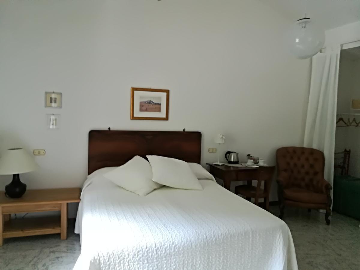 Civico 10 Hotel Gubbio Bagian luar foto